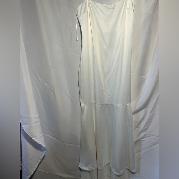 Likely Satin Aurora Gown Size 12 - Picture 3 of 3